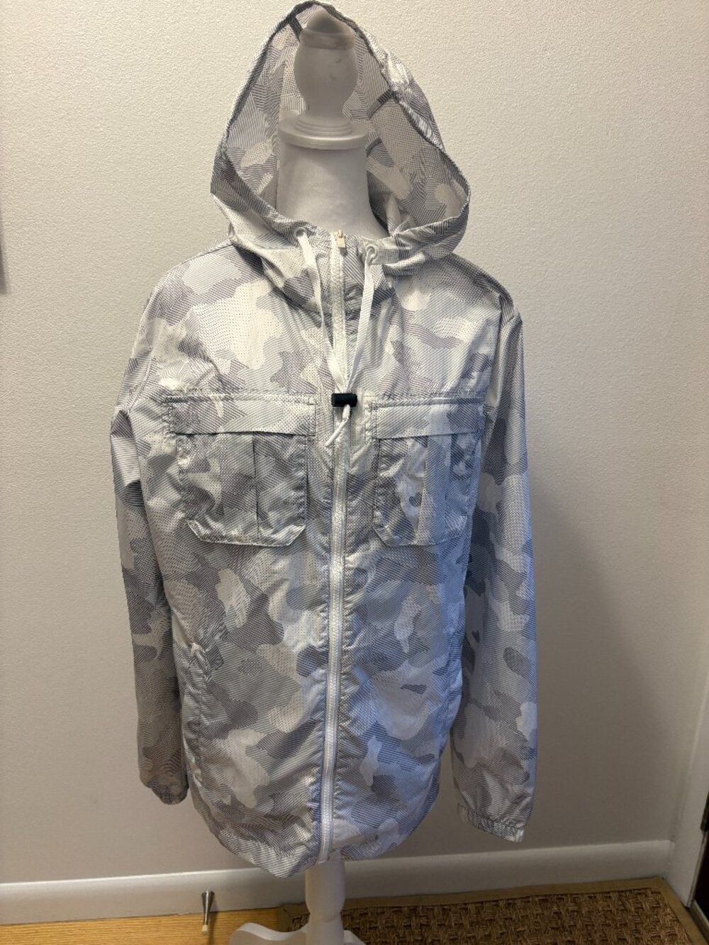 All in Motion Women's Windbreaker Jacket Gray & White w/Hood Size Medium